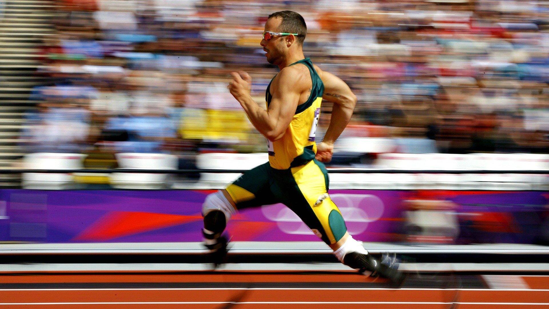 梅西与内马尔急求！向哆啦A梦借任意门回巴黎，背后竟是足球生涯的终极抉择