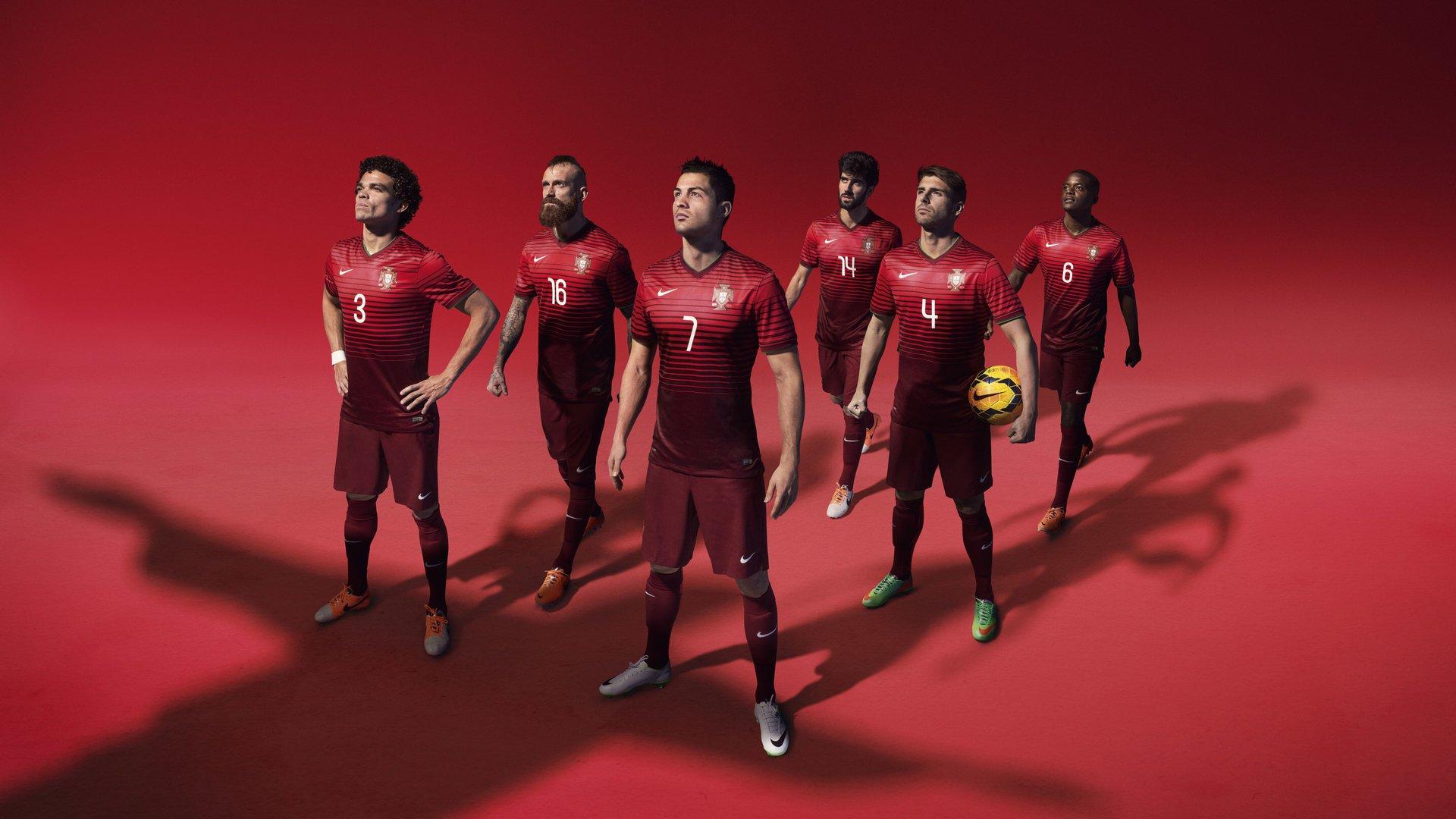 詹姆斯职业生涯十字路口，冠军梦想渐行渐远，下一站引全球猜测