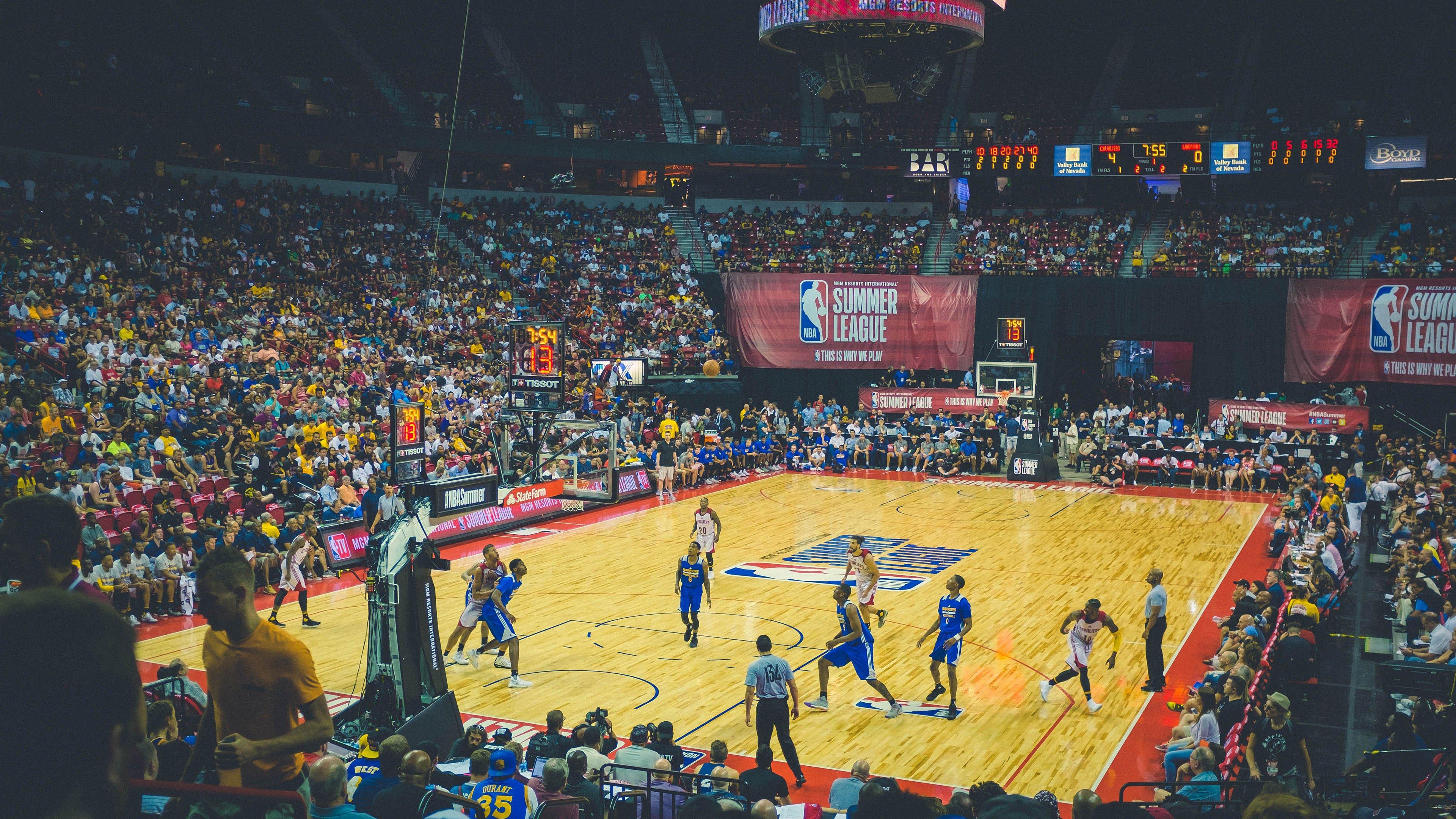 惊天逆转!压哨9比0绝杀风暴,NCAA史上第五大奇迹诞生