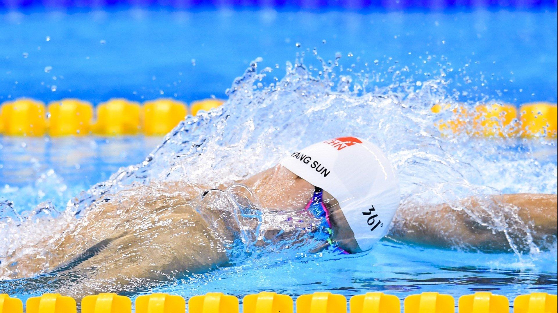 主场洒水器离奇转向，流浪者球迷客场遭遇人工降雨